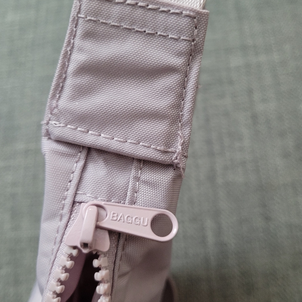 BAGGU Dusty Pink Small Crescent Crossbody or Shoulder Bag - Picture 3 of 11
